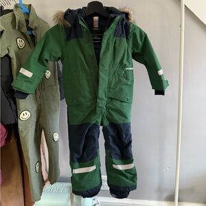 Didriksons snowsuit 18m-2/3 T (The measurements are in the photos)